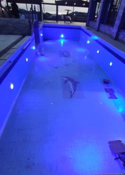 Kuşadasi Ali Bey Havuz LED Lamba  Yenileme Uygulaması Havuz Yapımı